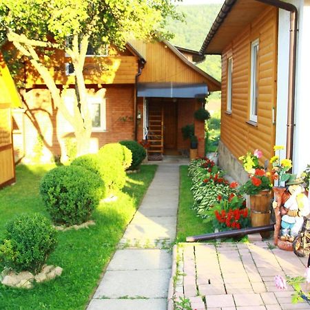 У Андрія Otel Yaremche Dış mekan fotoğraf