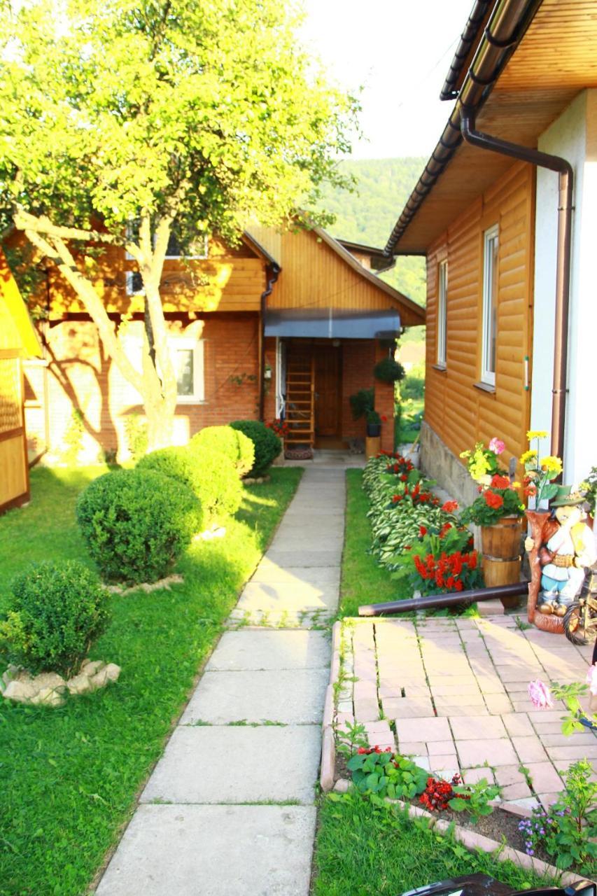 У Андрія Otel Yaremche Dış mekan fotoğraf